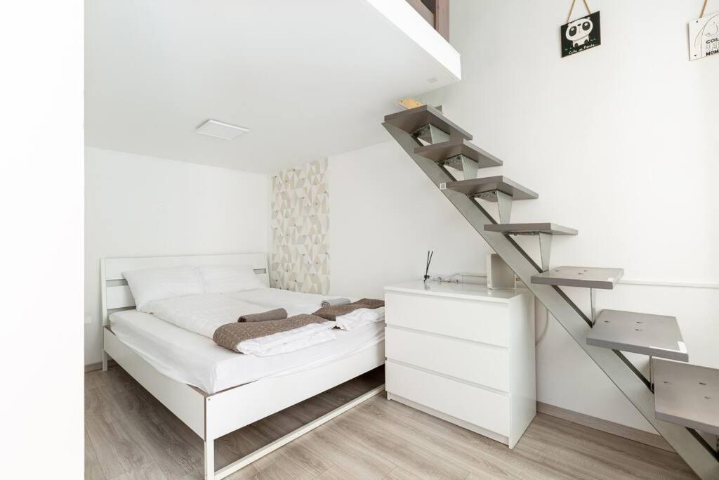 K5 Kis Apartment Budapest Eksteriør billede