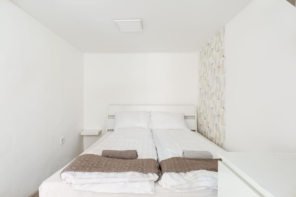 K5 Kis Apartment Budapest Eksteriør billede