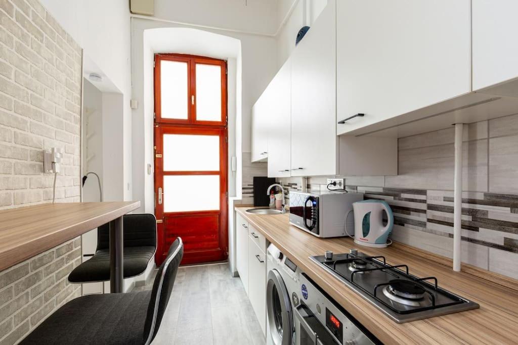 K5 Kis Apartment Budapest Eksteriør billede