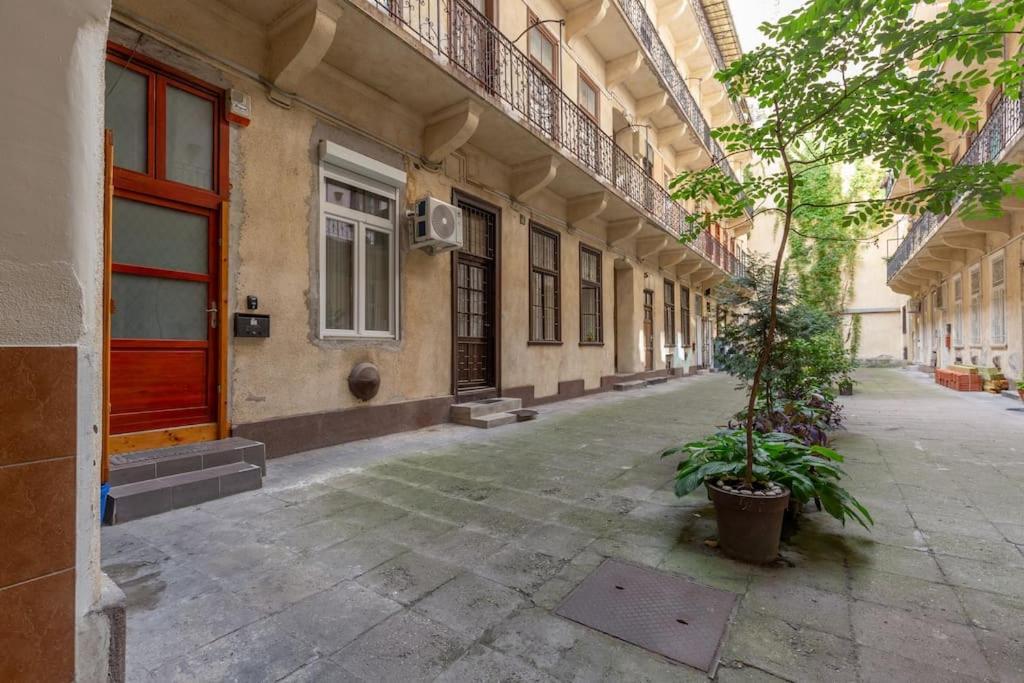 K5 Kis Apartment Budapest Eksteriør billede